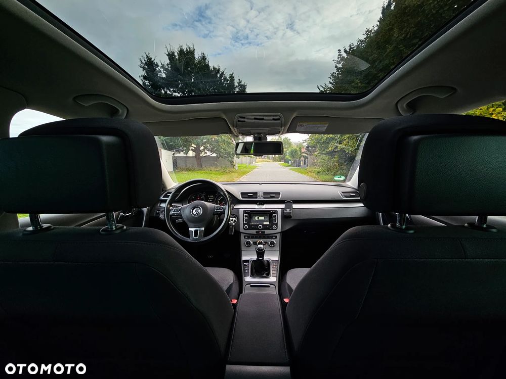 Volkswagen Passat - 14