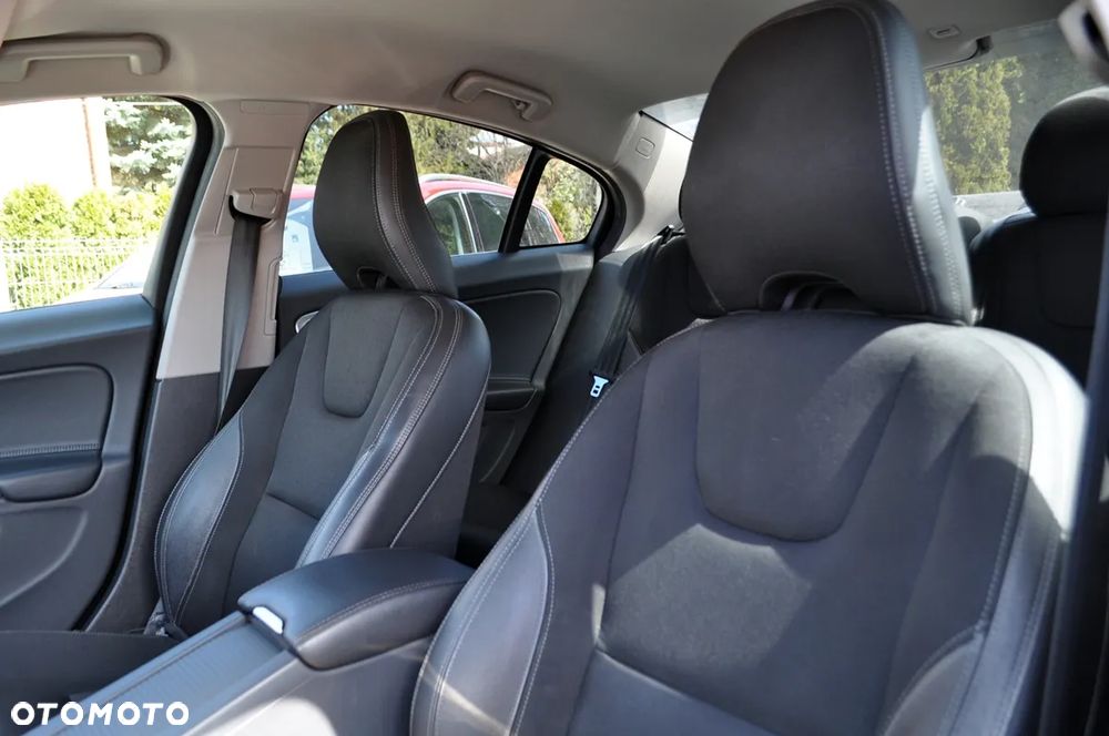 Volvo S60 D4 Drive-E Dynamic Edition (Kinetic) - 21