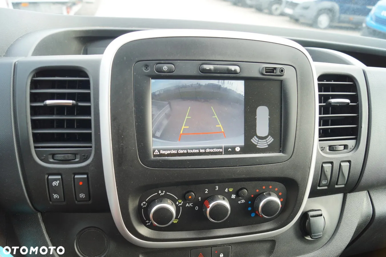 Renault Trafic - 26