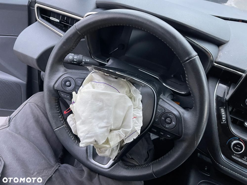 Toyota Corolla 1.8 Hybrid Executive - 9