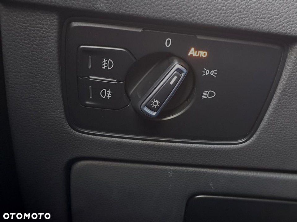 Volkswagen Passat - 17