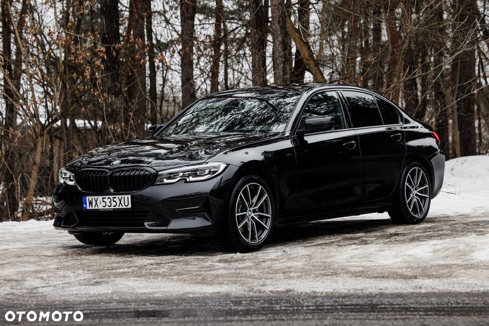 BMW Seria 3 330i Sport Line - 37