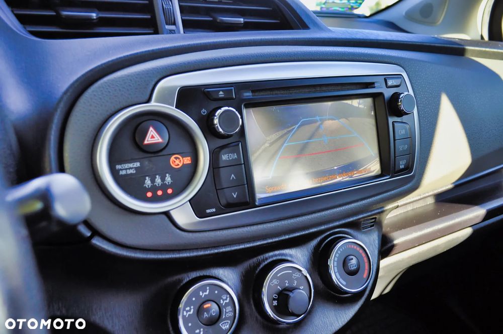 Toyota Yaris - 10