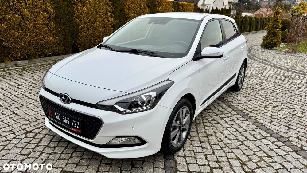 Hyundai i20 blue 1.2 Trend - 13
