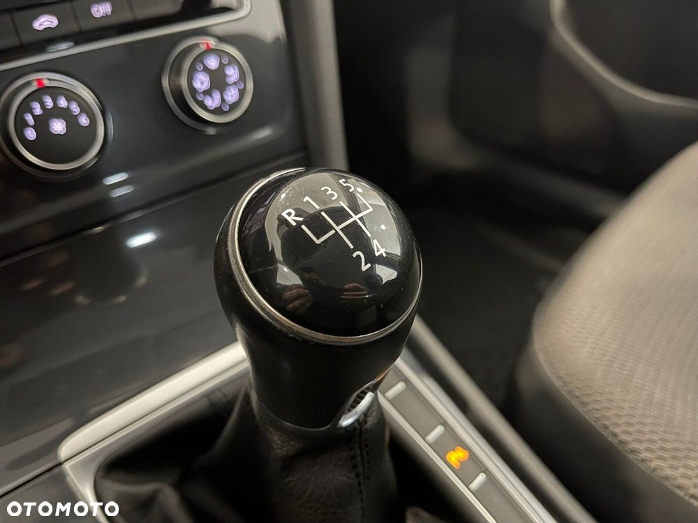 Volkswagen Golf 1.6 TDI BMT Comfortline - 22