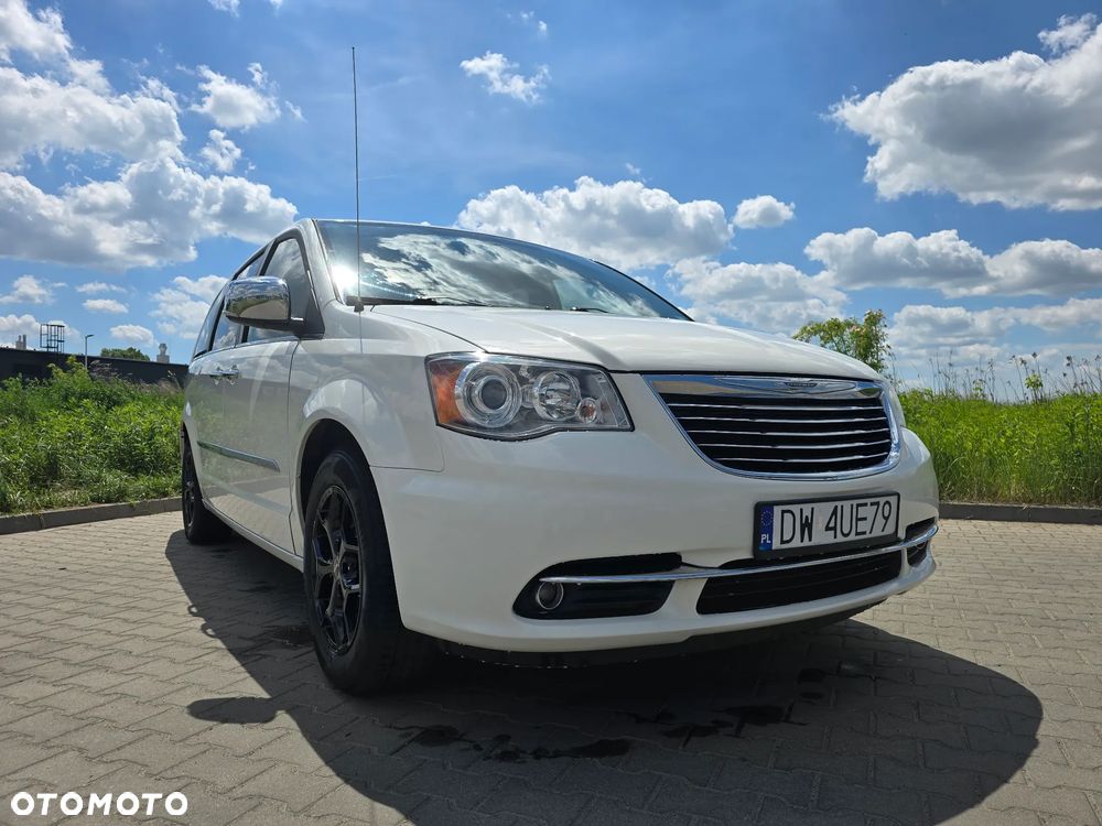 Chrysler Town & Country 3.6 Limited - 1