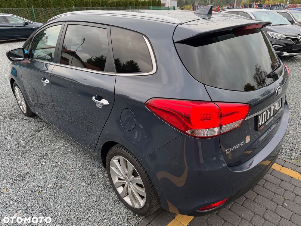 Kia Carens 2015