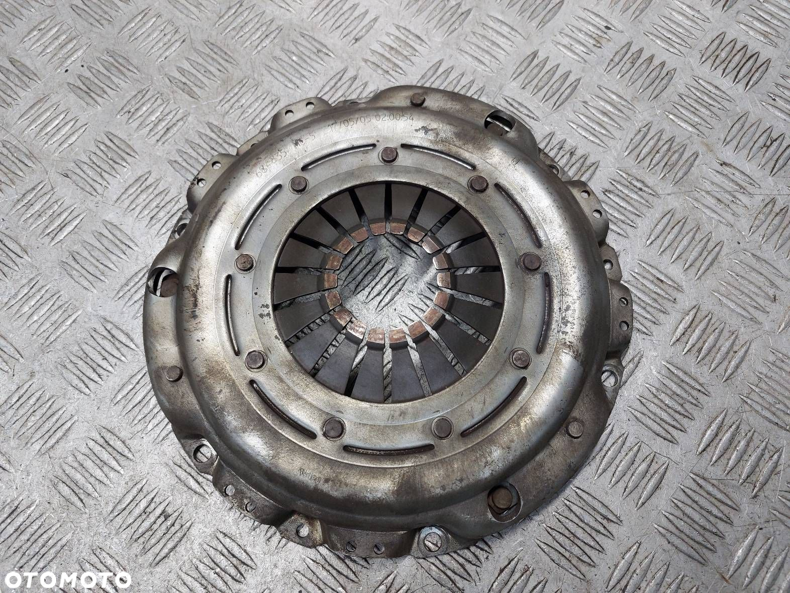 ZAMACH  TARCZA DOCISK ŁOŻYSKO LAND ROVER FREELANDER I 1.8 16V - 9