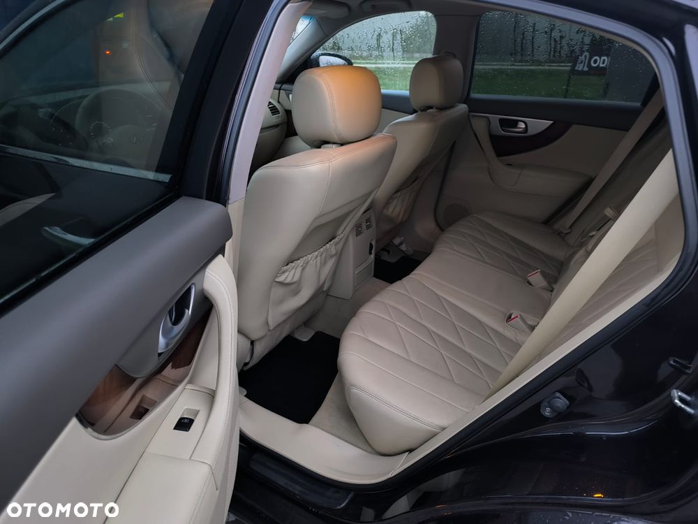 Infiniti FX FX30d S Premium - 9