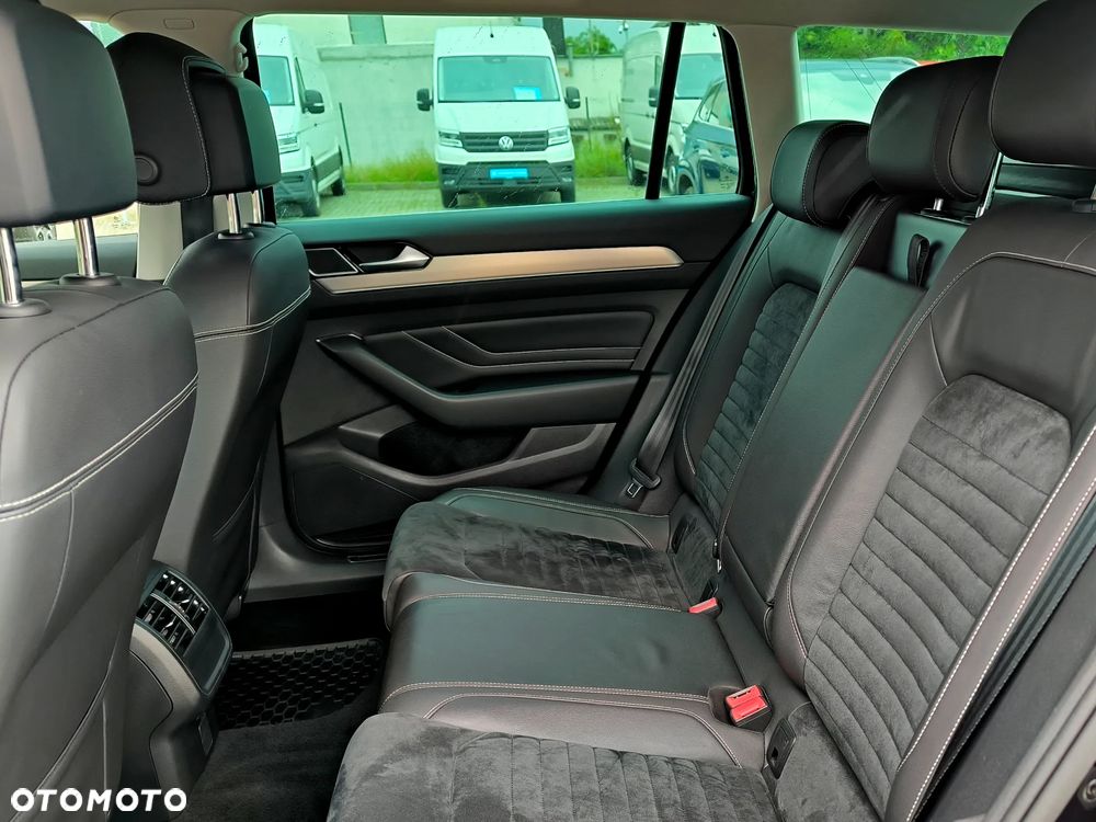 Volkswagen Passat Variant 2.0 TDI Elegance DSG - 11