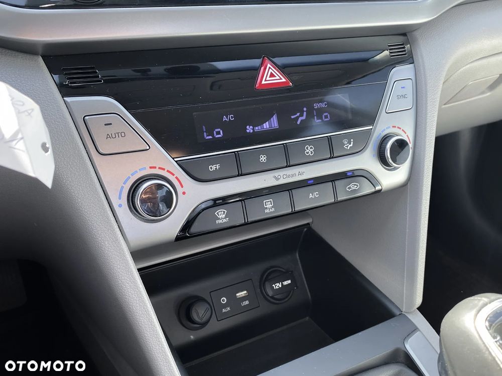 Hyundai Elantra 1.6 Comfort - 21