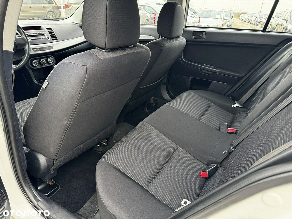 Mitsubishi Lancer - 13