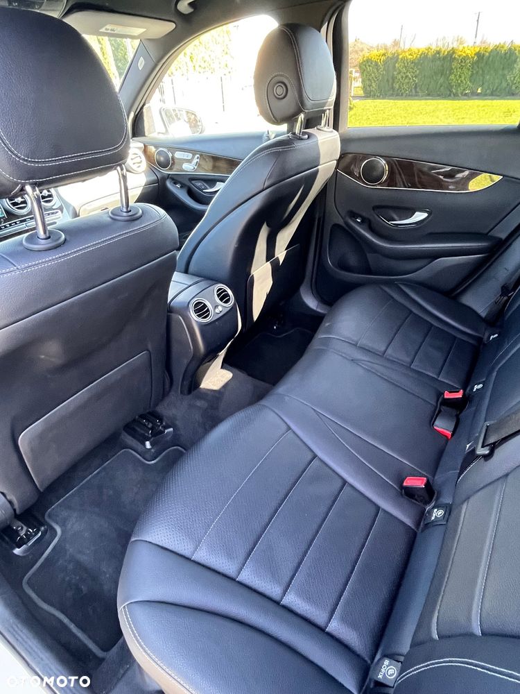 Mercedes-Benz GLC 300 4Matic 9G-TRONIC - 30
