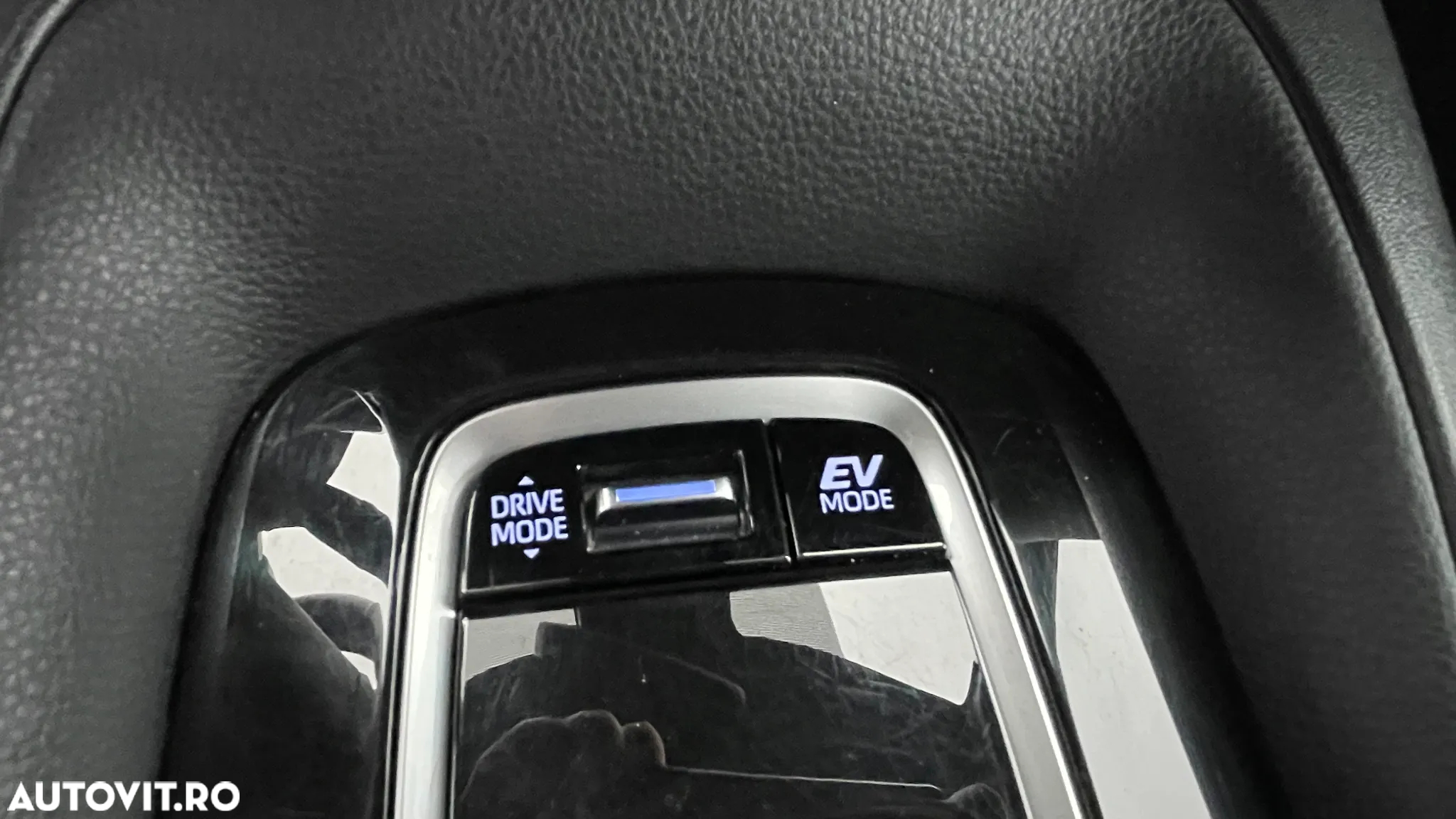 Toyota Corolla 1.8 Hybrid Comfort - 25