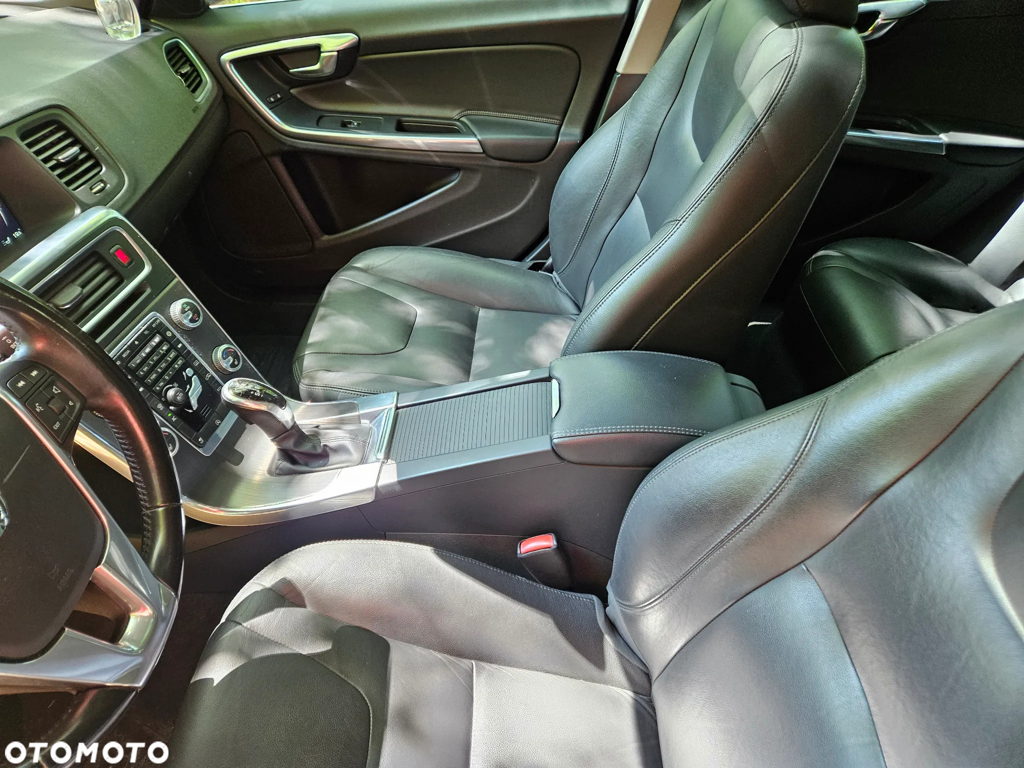 Volvo V60 T5 Geartronic Powershift Momentum - 25