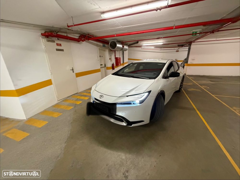 Toyota Prius 2.0 Plug-in Luxury - 5