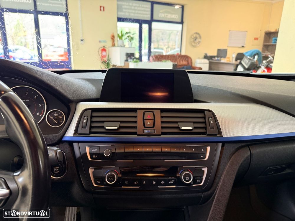 BMW 320 d Auto Pack M - 27