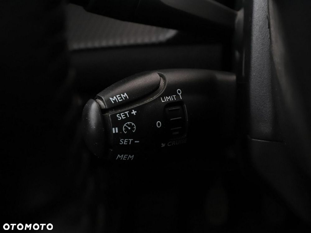 Peugeot 2008 PureTech 100 Allure S&S BVM6 - 34