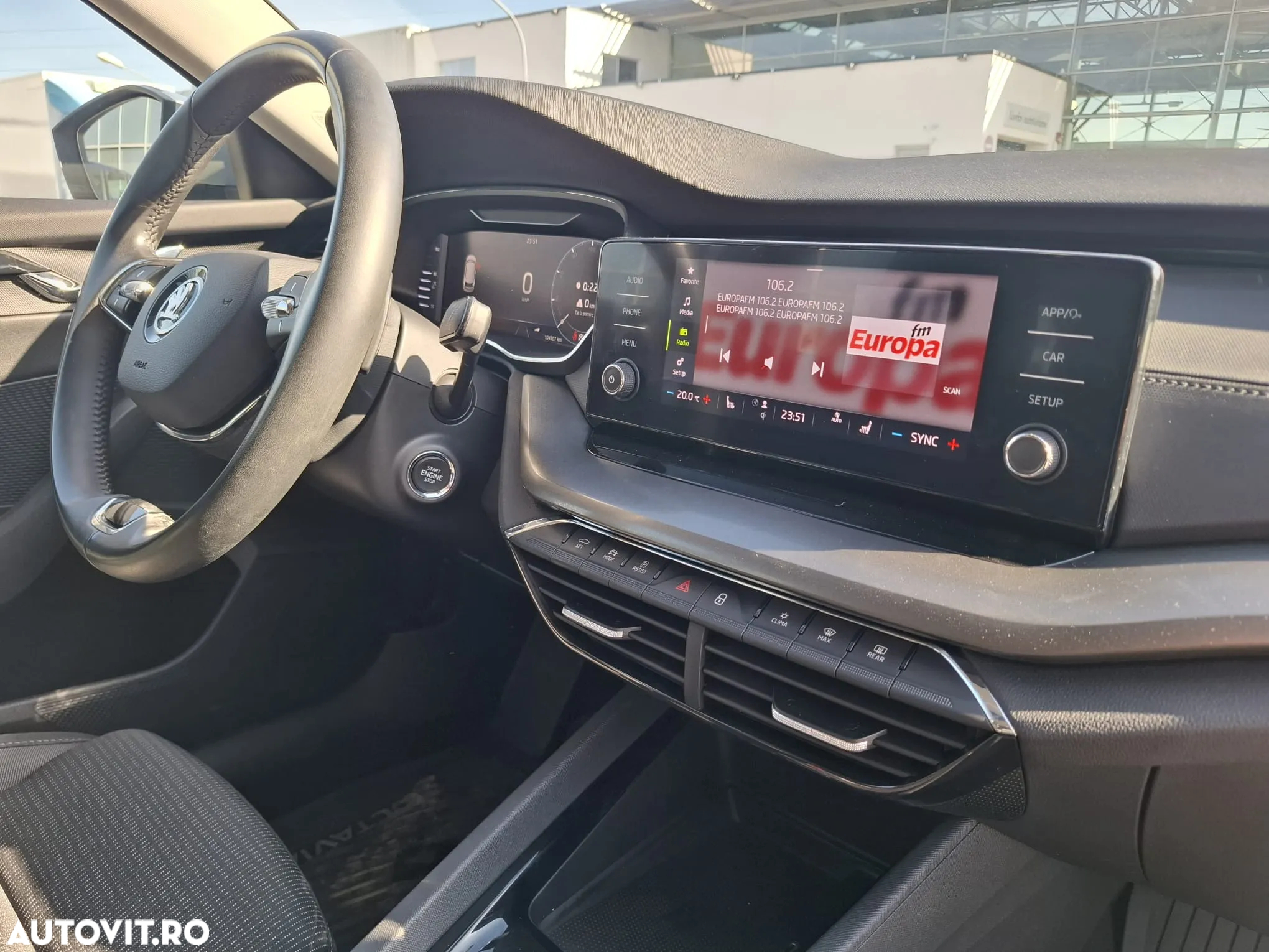 Skoda Octavia Combi 2.0 TDI DSG Style - 14