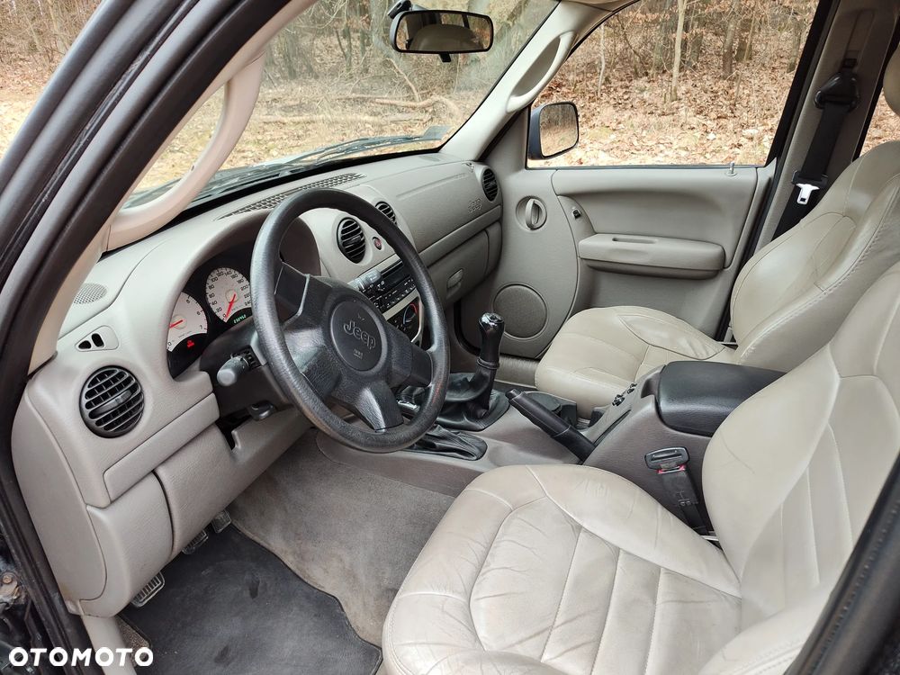 Jeep Cherokee - 4