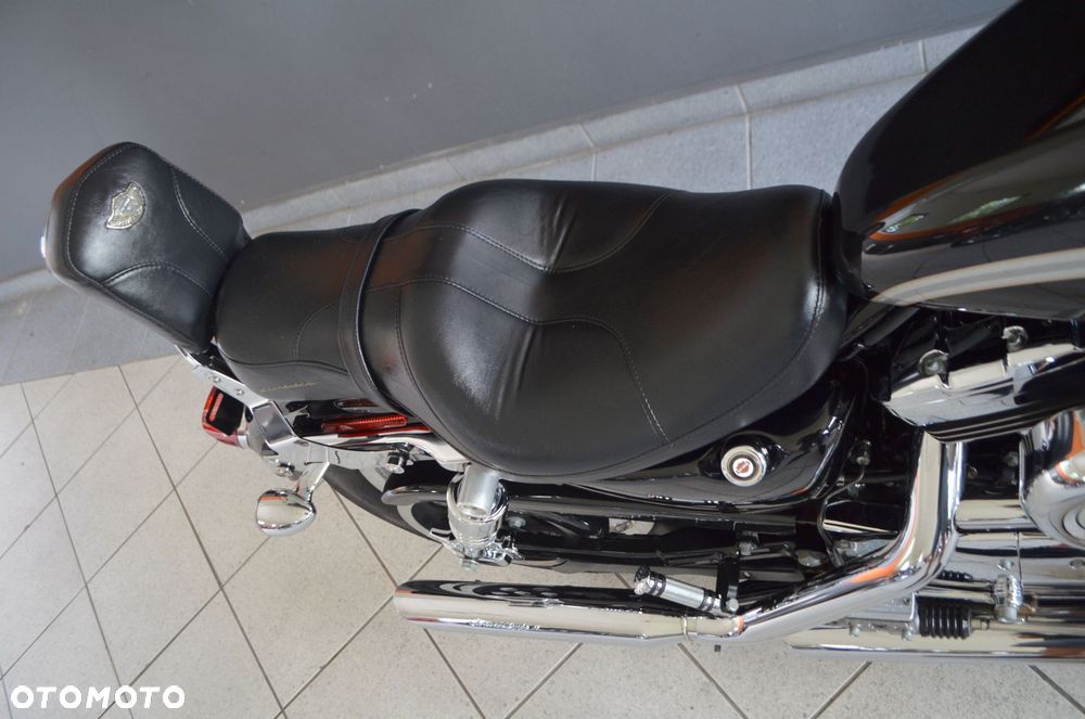 Harley-Davidson Sportster Custom 1200C - 15