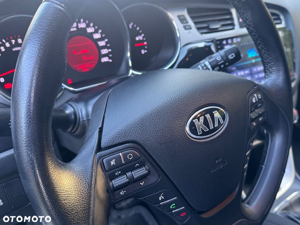 Kia Ceed 1.6 GDI Fifa World Cup Edition - 23
