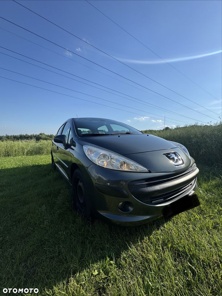 Peugeot 207 - 1