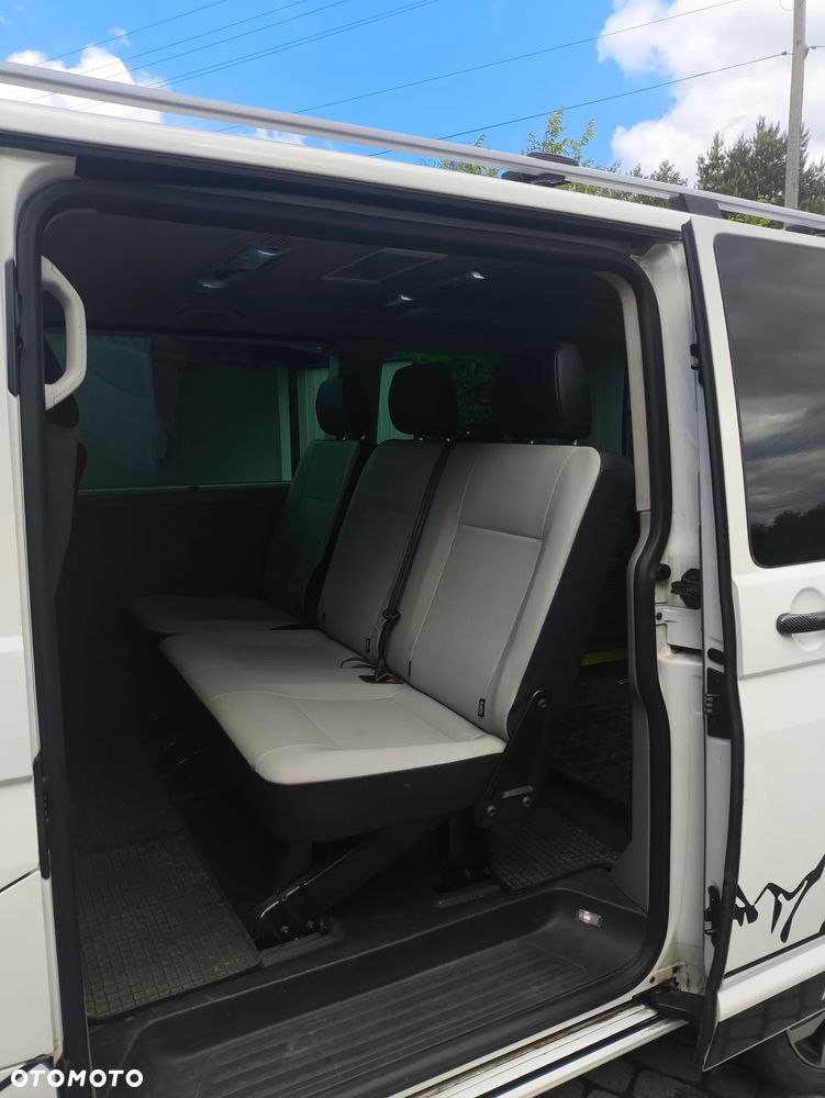 Volkswagen Caravelle - 13