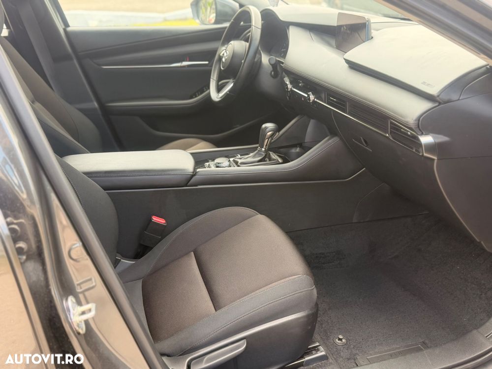 Mazda 3 e-Skyactiv G150 AT MHEV Exclusive-Line - 4