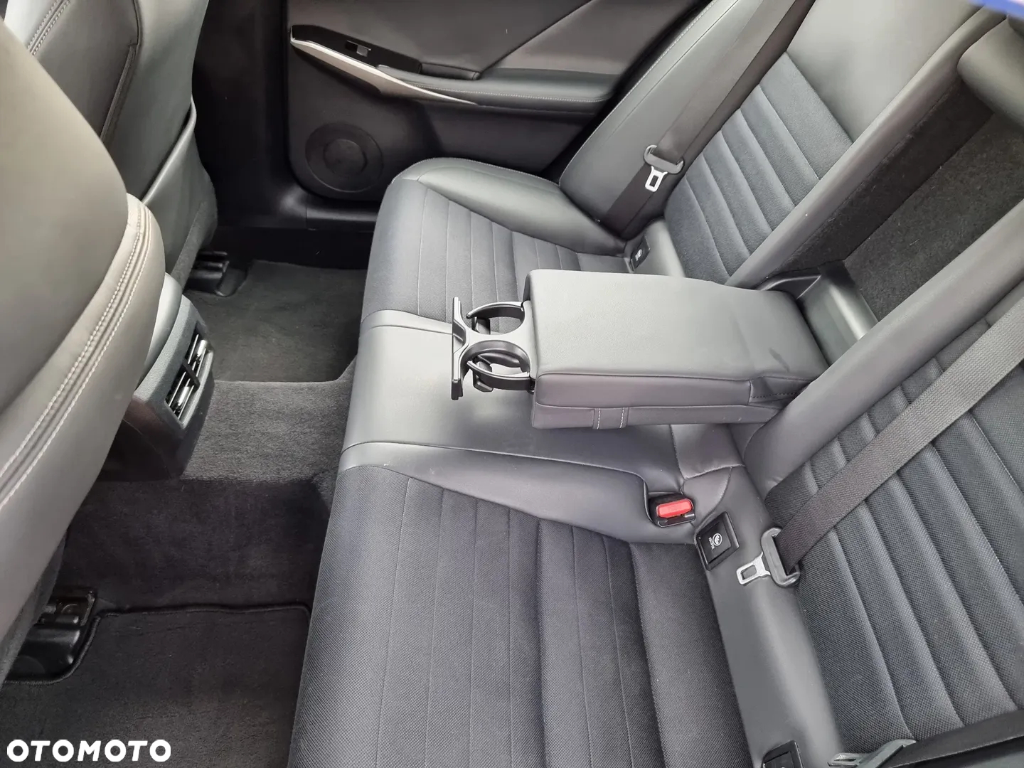 Lexus IS 200t Elegance - 7