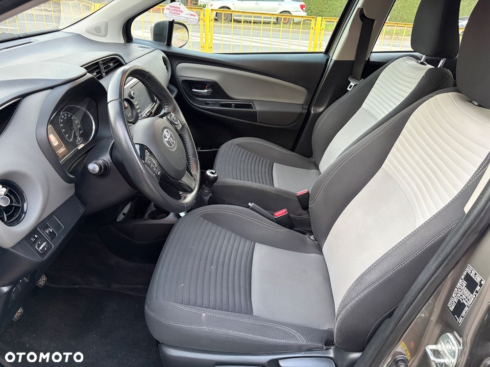 Toyota Yaris 1.0 Premium - 9