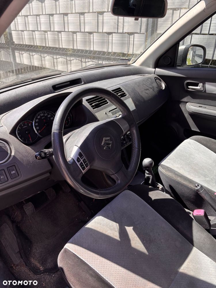 Suzuki Swift - 8