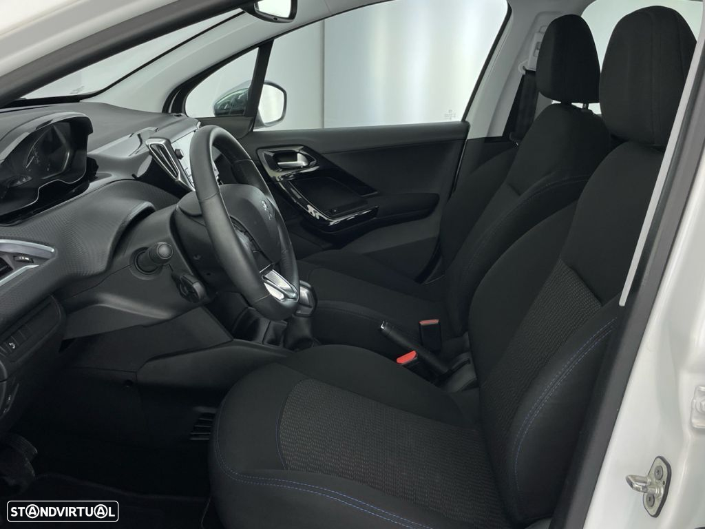 Peugeot 208 1.2 PureTech Style - 11