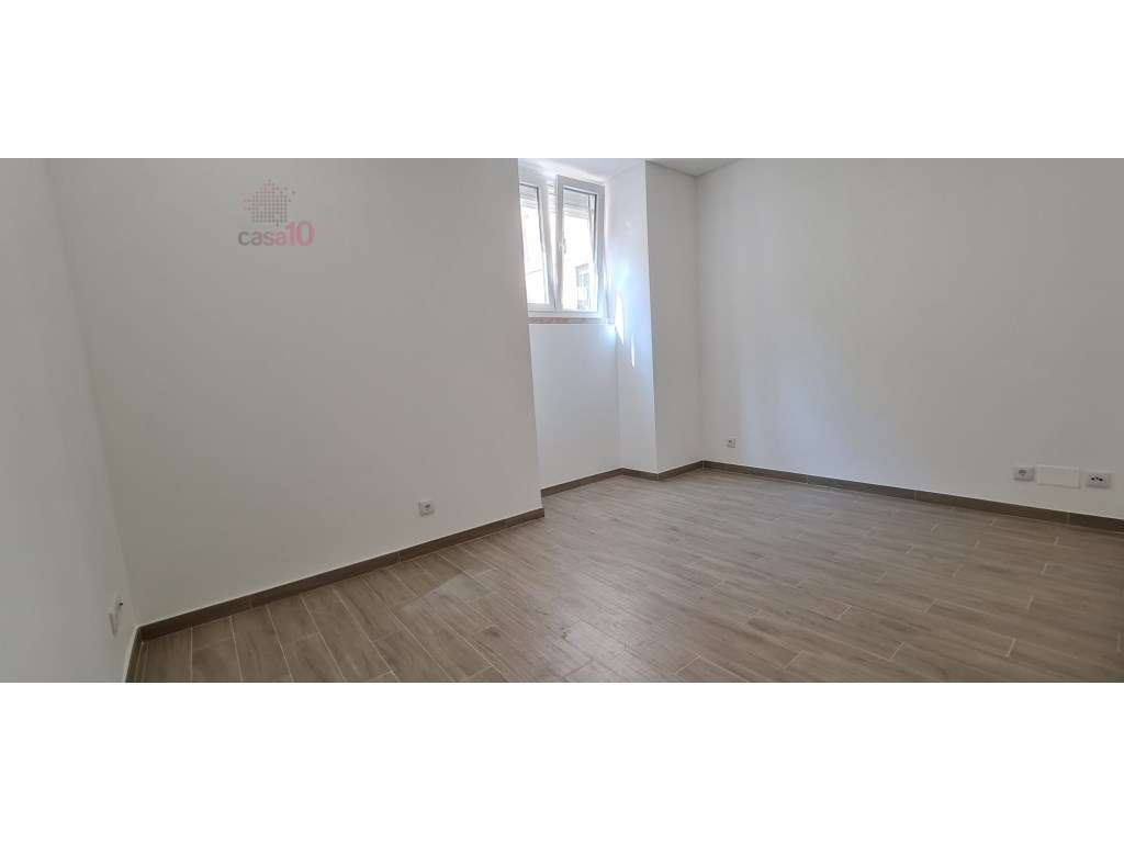 Arrenda-se apartamento T2 totalmente remodelado no Areeiro - Grande imagem: 2/25