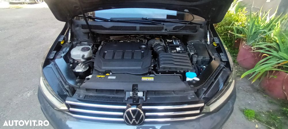 Volkswagen Touran - 11