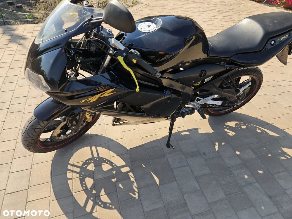 Yamaha TZR - 9