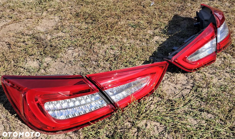 MASERATI QUATTROPORTE VI 2013- Lampa Tył Tylna Prawa Lewa W Błotnik W Klapę Narożna LED - 1