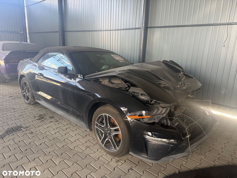 Ford Mustang - 1