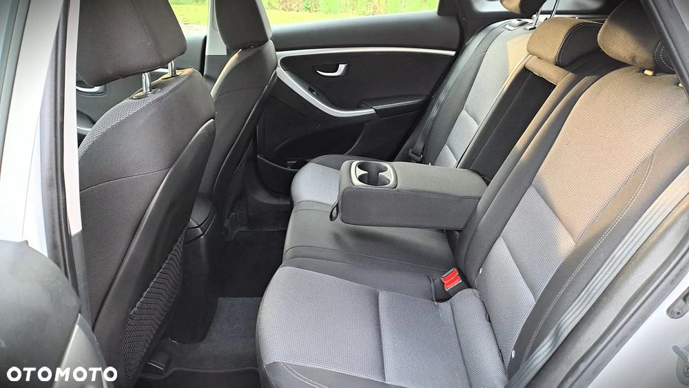 Hyundai i30 1.6 GDI Premium - 9