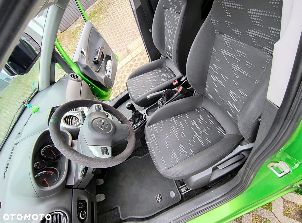 Opel Corsa 1.4 16V Color Edition - 11