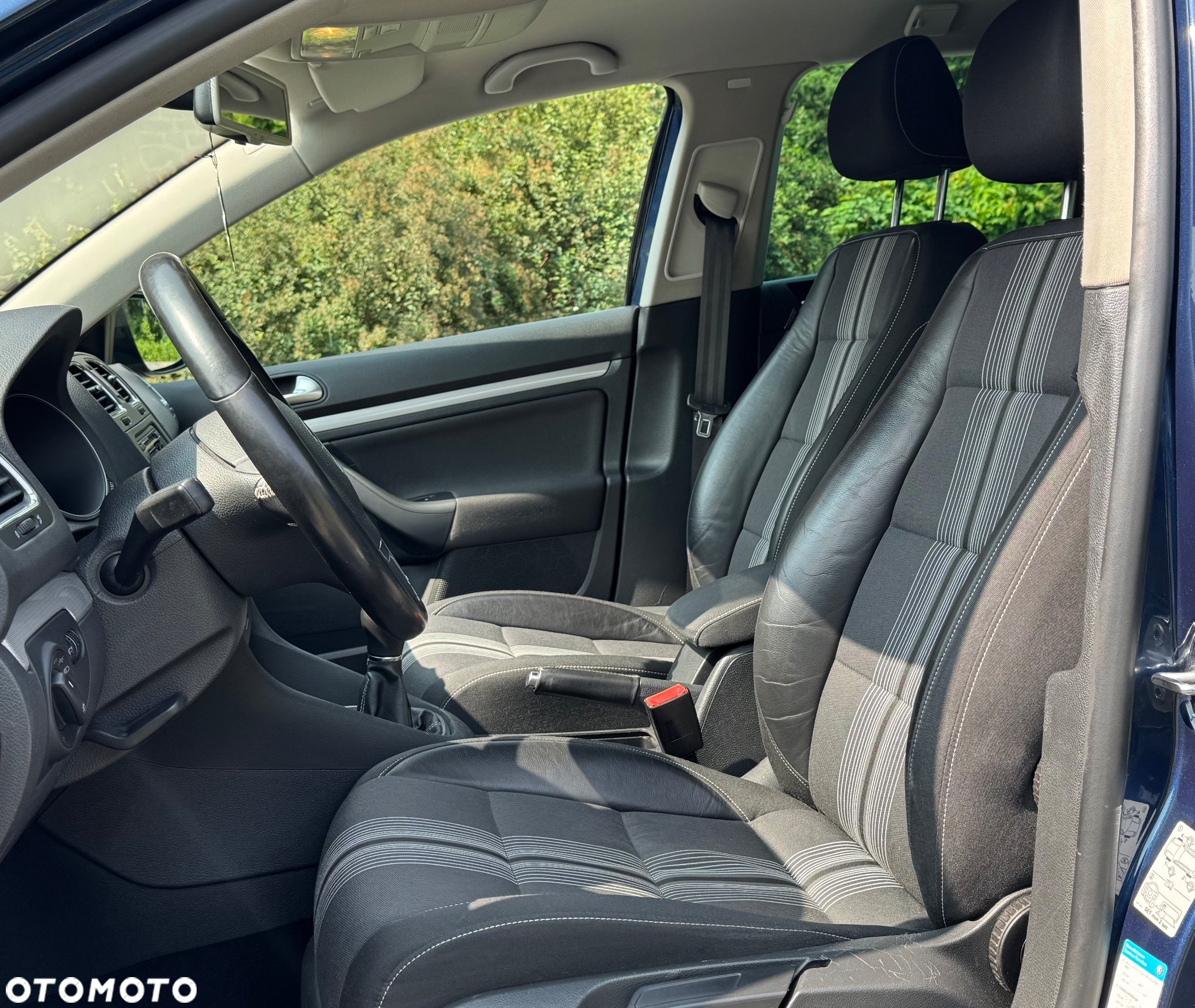 Volkswagen Golf 1.6 TDI DPF BlueMotion Technology MATCH - 7
