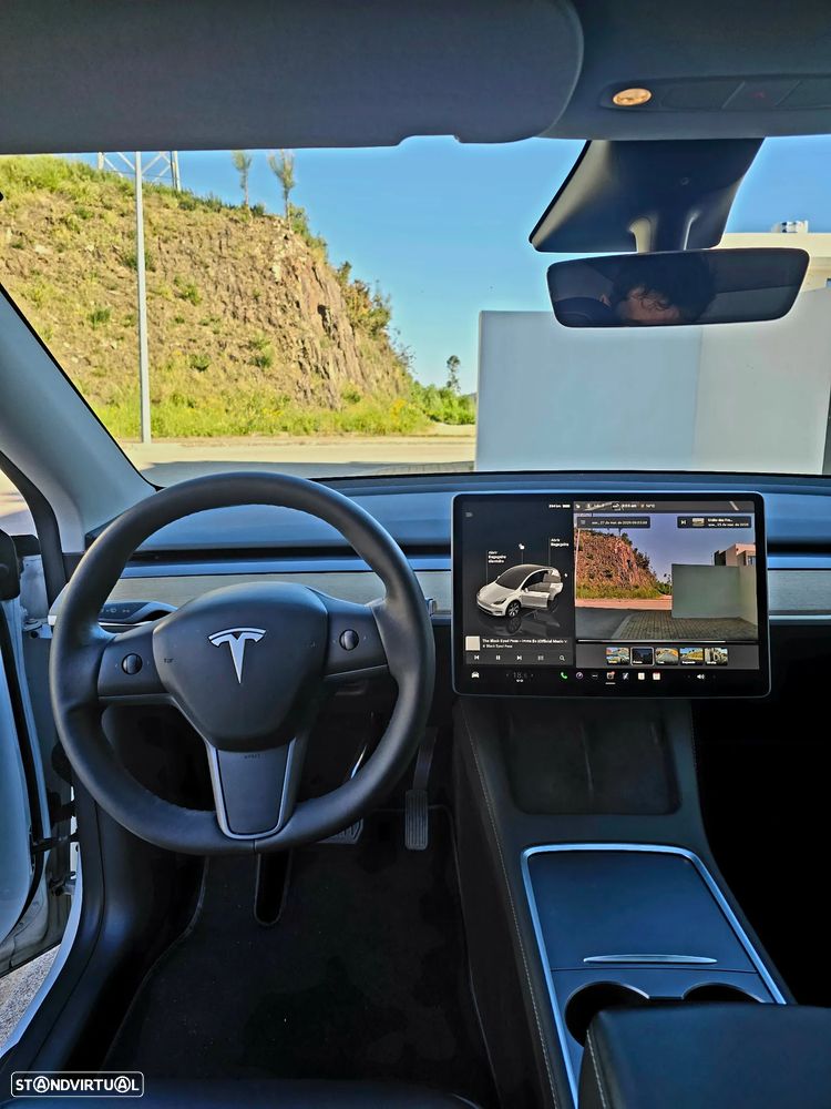 Tesla Model Y RWD - 12
