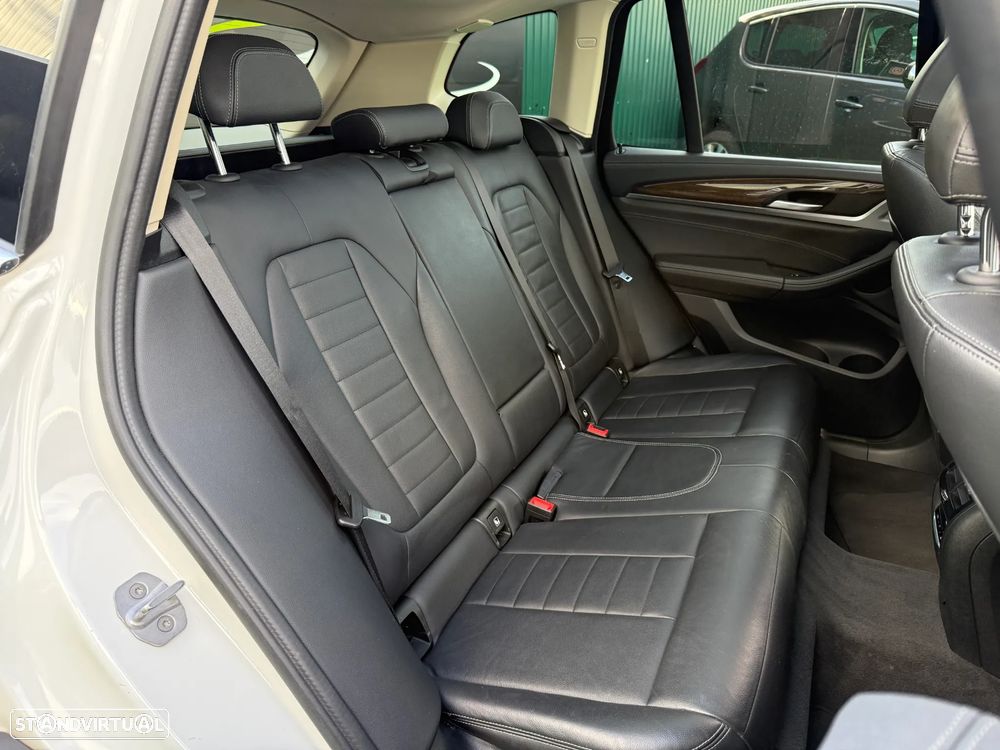 BMW X3 20 d xDrive Line Luxury - 34