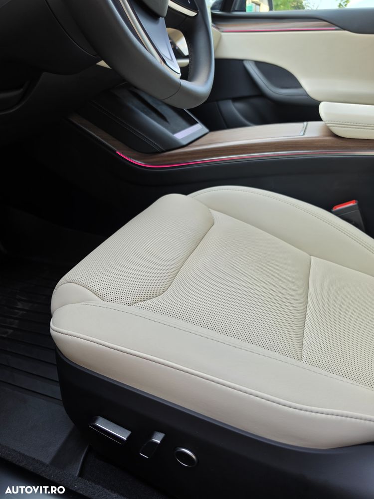 Tesla Model S Long Range - 13