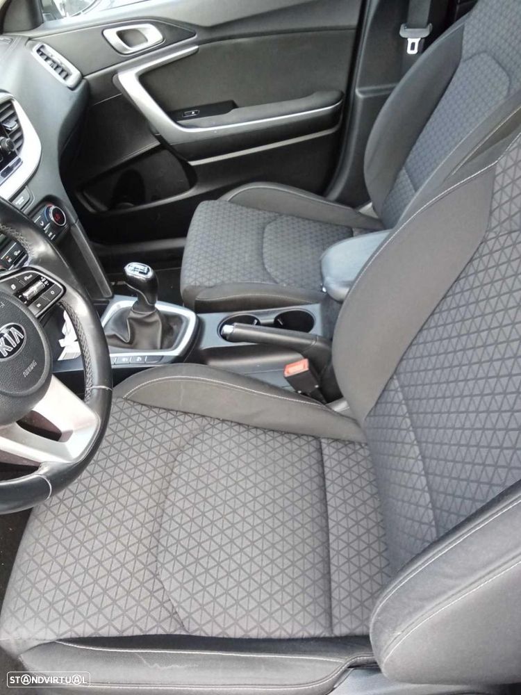 Kia Ceed 1.0 T-GDI Urban - 4