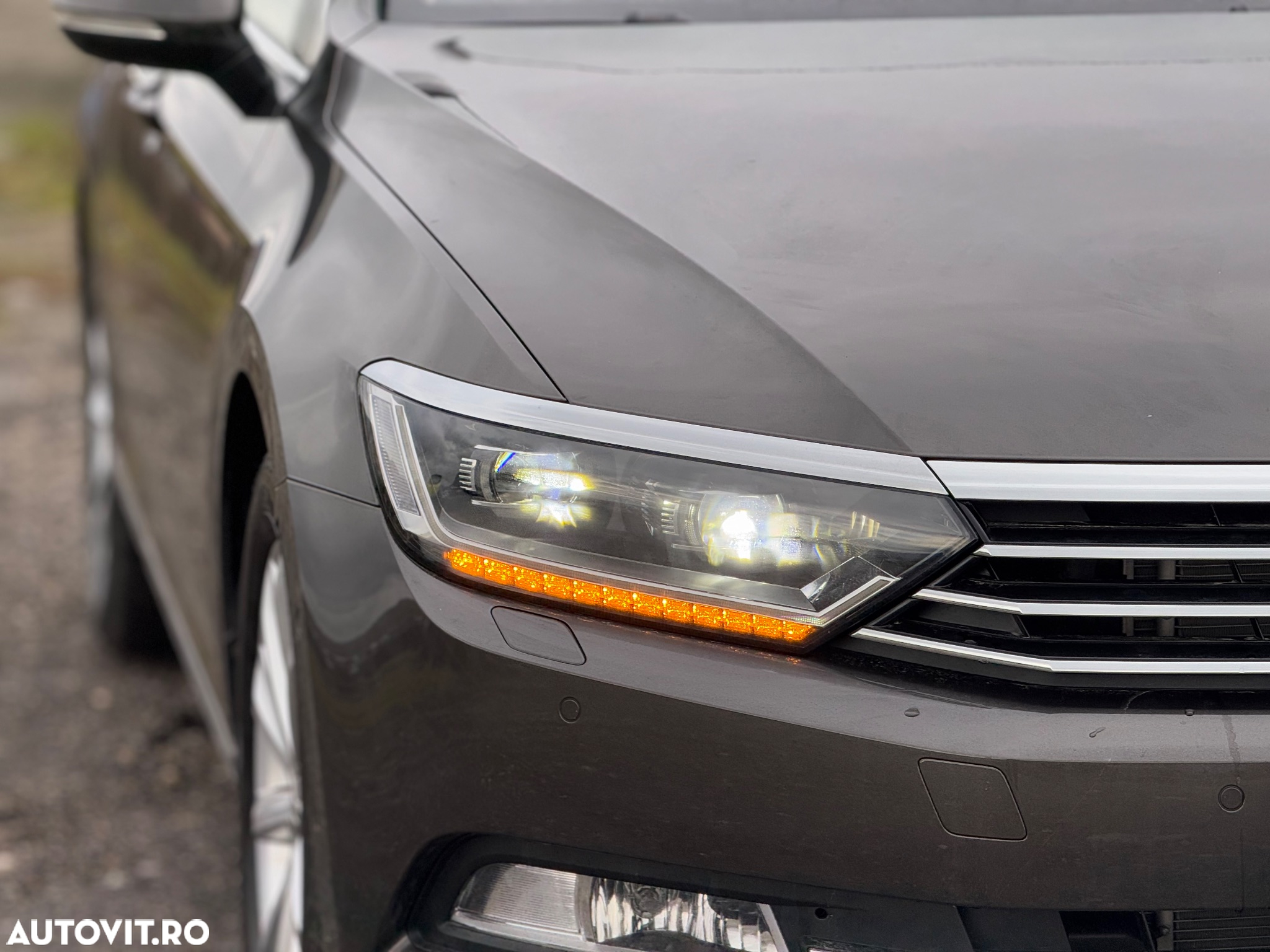 Volkswagen Passat 2.0 TDI DSG Highline - 16
