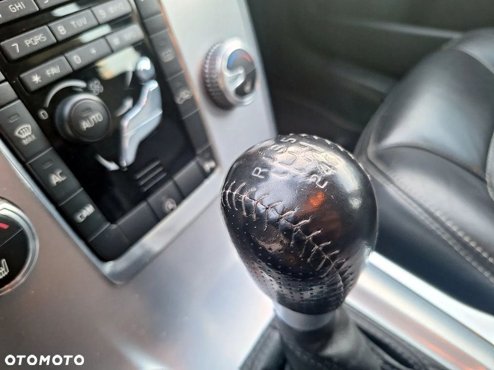 Volvo V70 T4 Momentum - 19