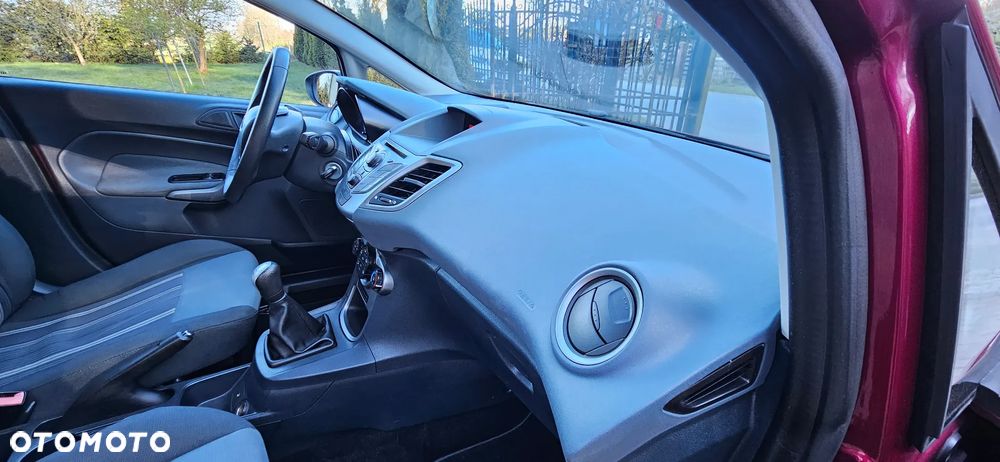 Ford Fiesta 1.25 Champions Edition - 26