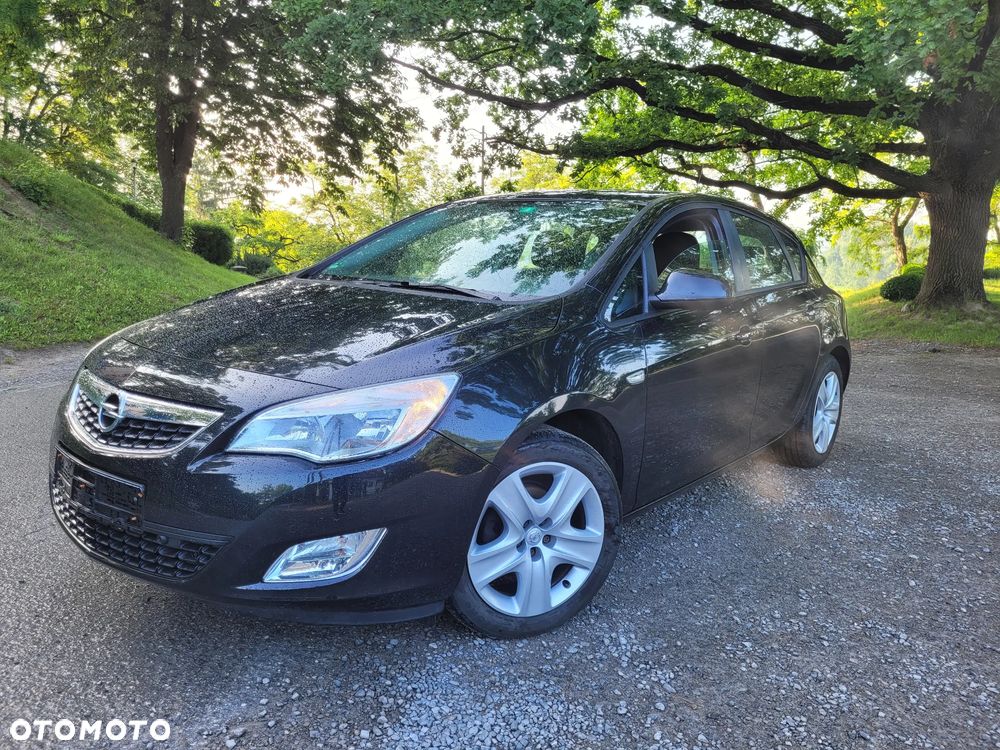 Opel Astra 1.6 Innovation - 1