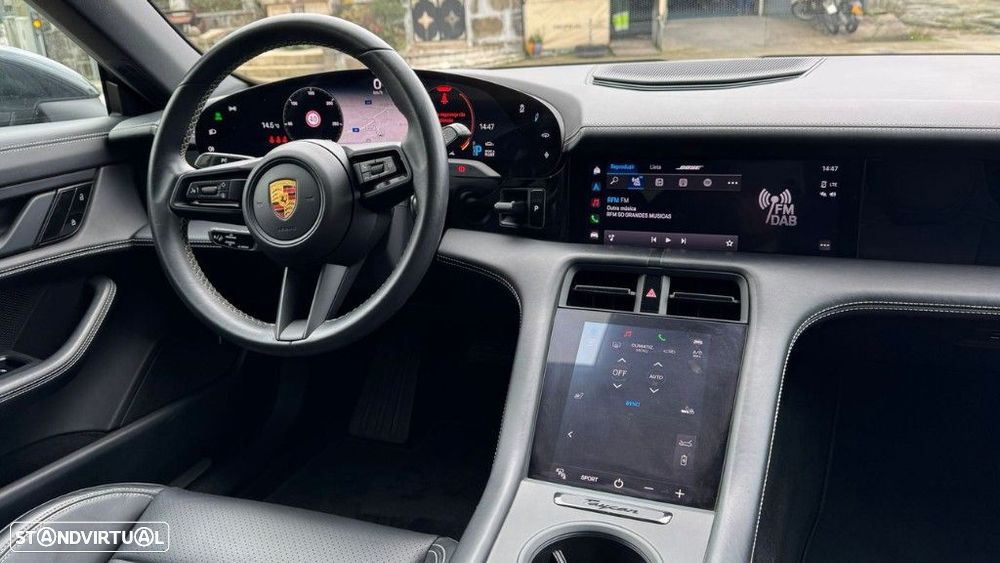 Porsche Taycan 4S - 17